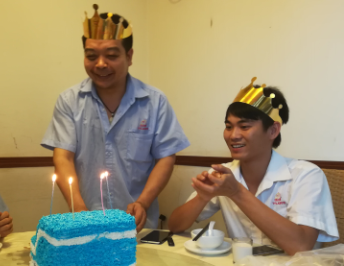 通发激光集体生日宴男主角